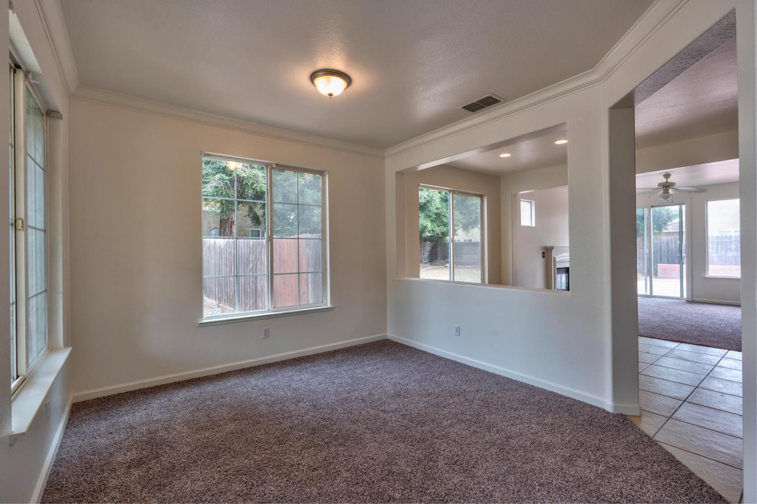 Picture for the property 226040351, 3 beds, 2 baths