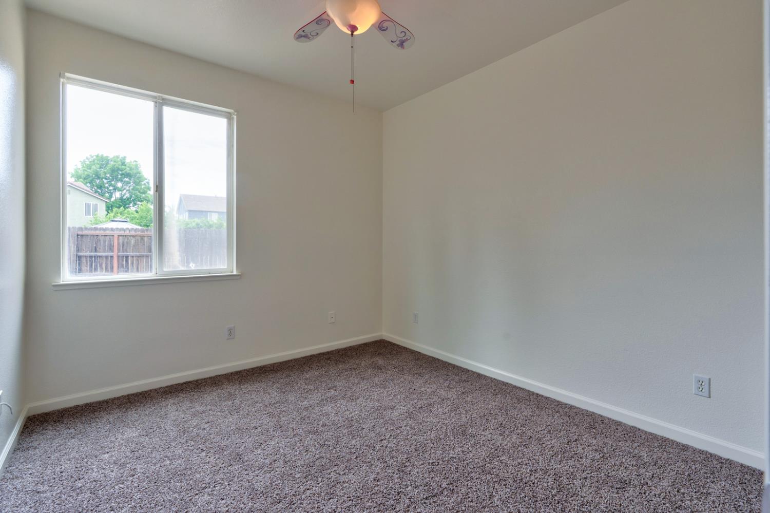 Picture for the property 226040351, 3 beds, 2 baths