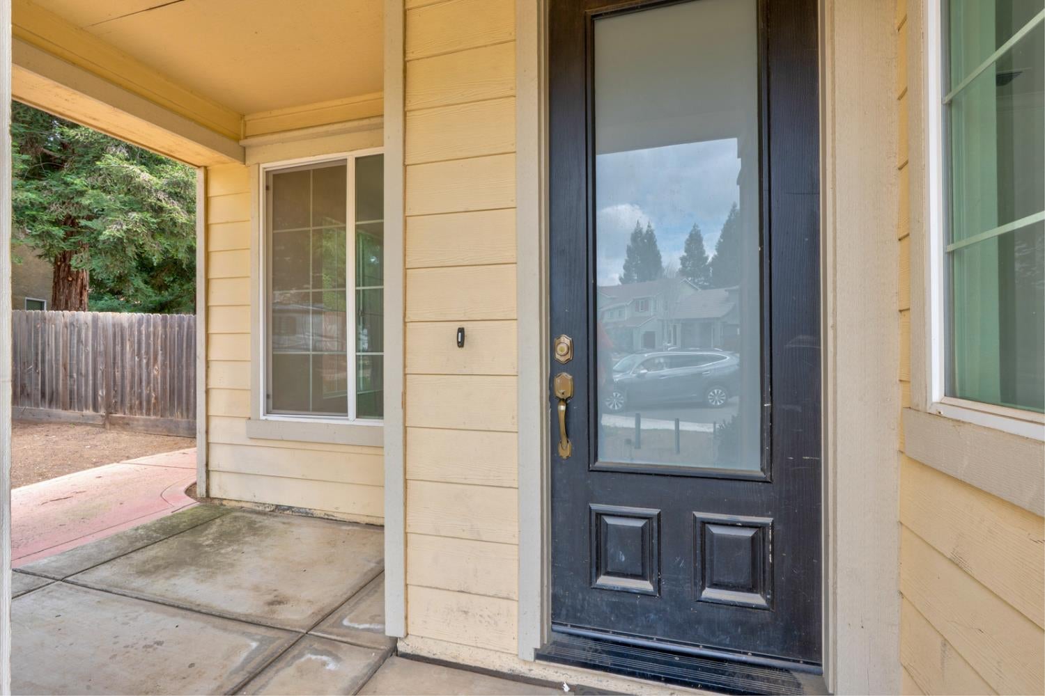 Picture for the property 226040351, 3 beds, 2 baths