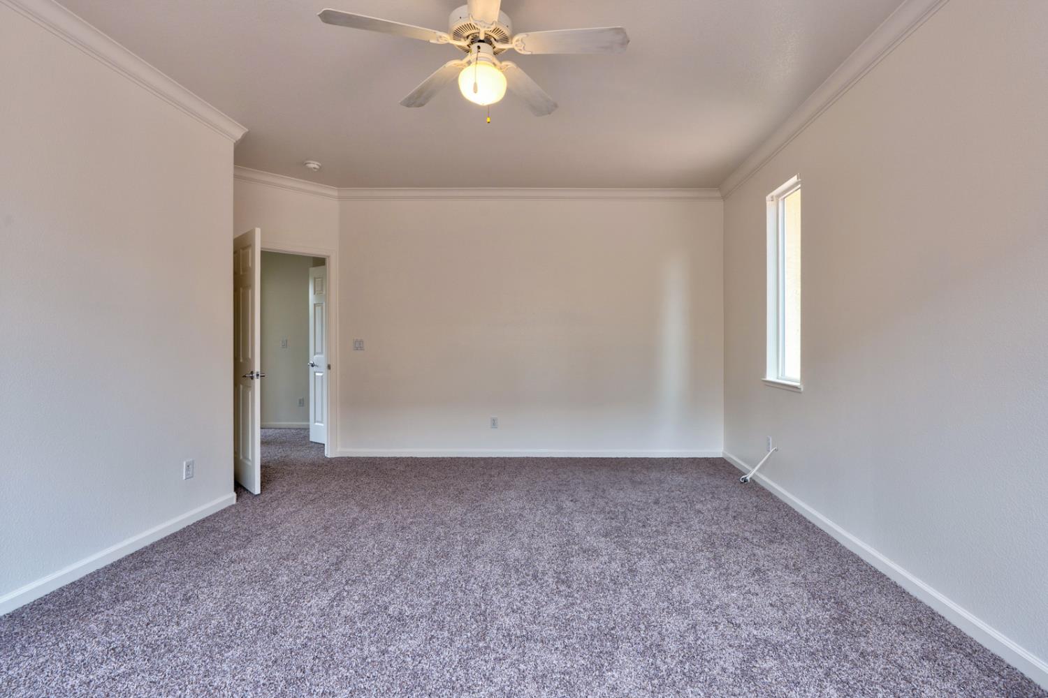 Picture for the property 226040351, 3 beds, 2 baths