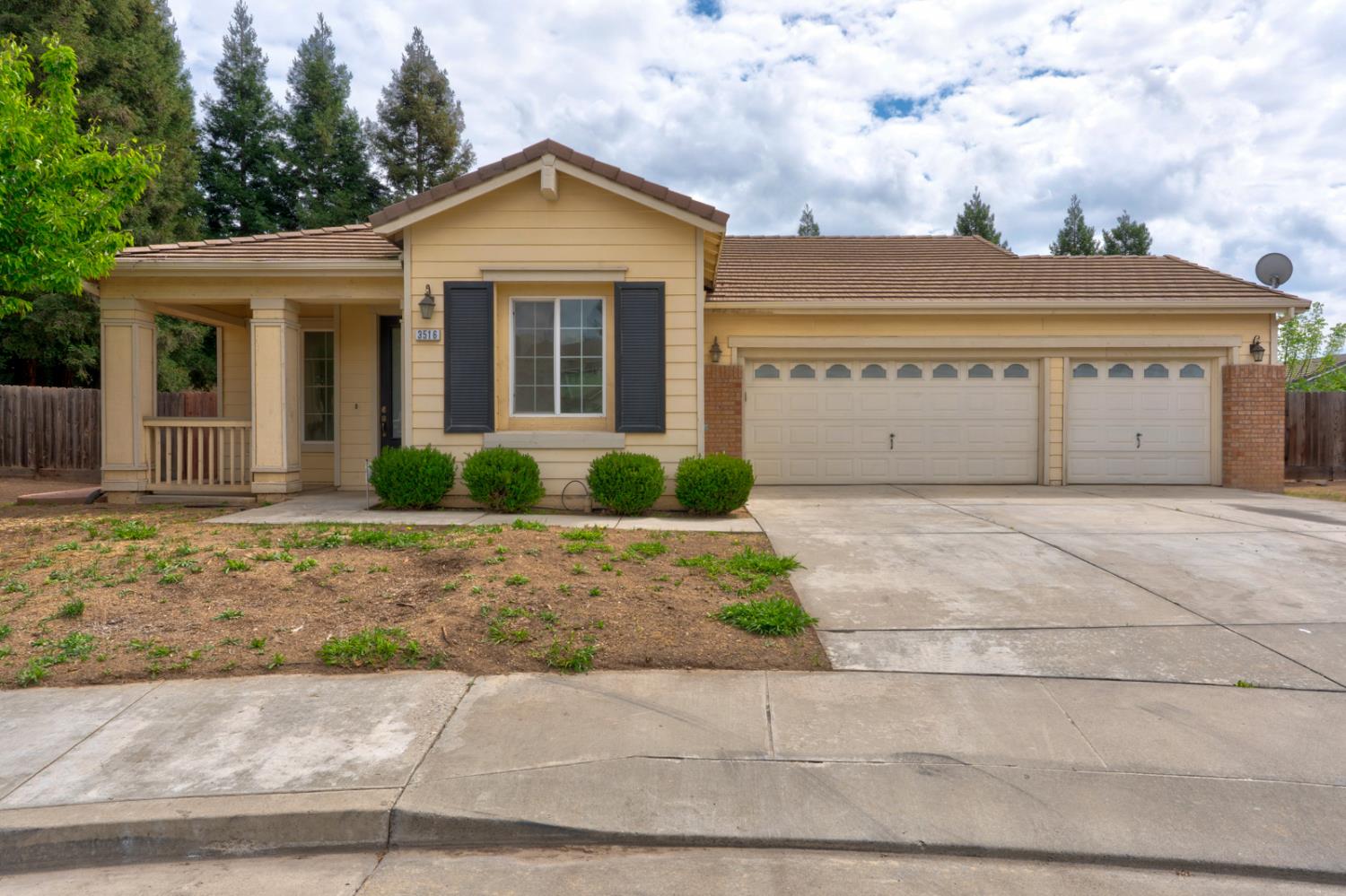 Picture for the property 226040351, 3 beds, 2 baths