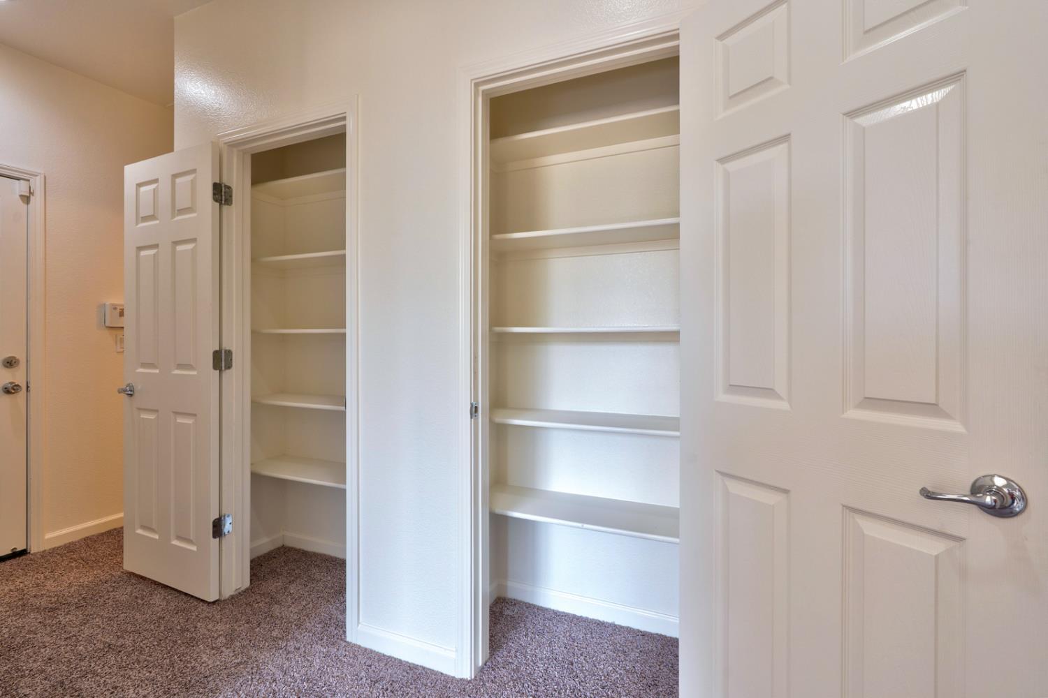 Picture for the property 226040351, 3 beds, 2 baths