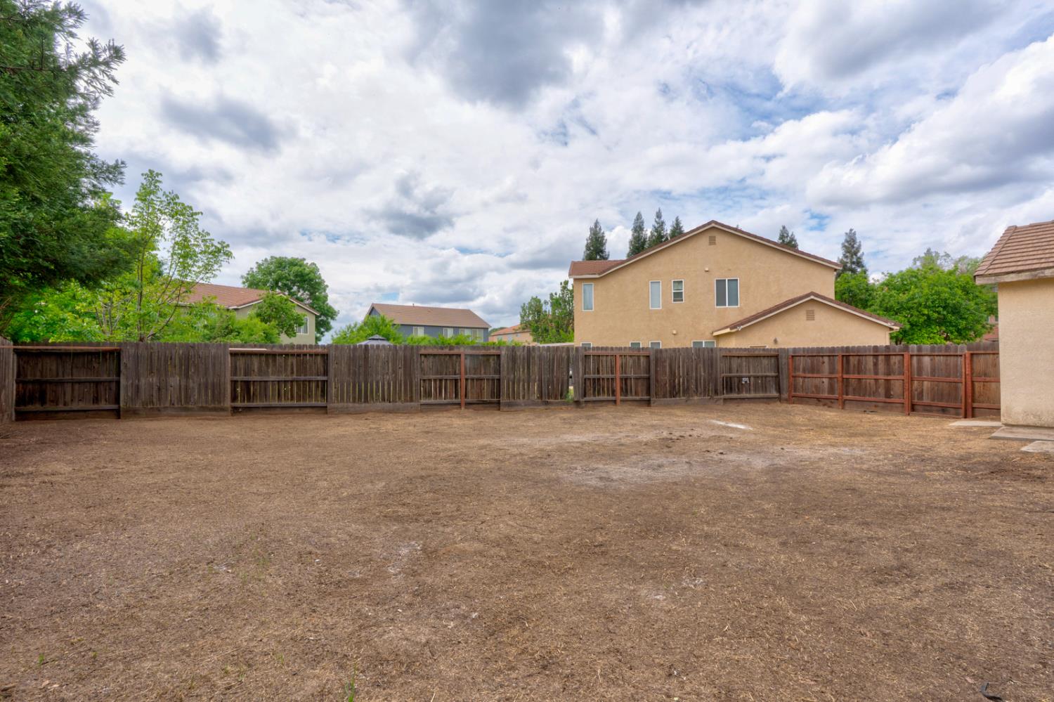 Picture for the property 226040351, 3 beds, 2 baths