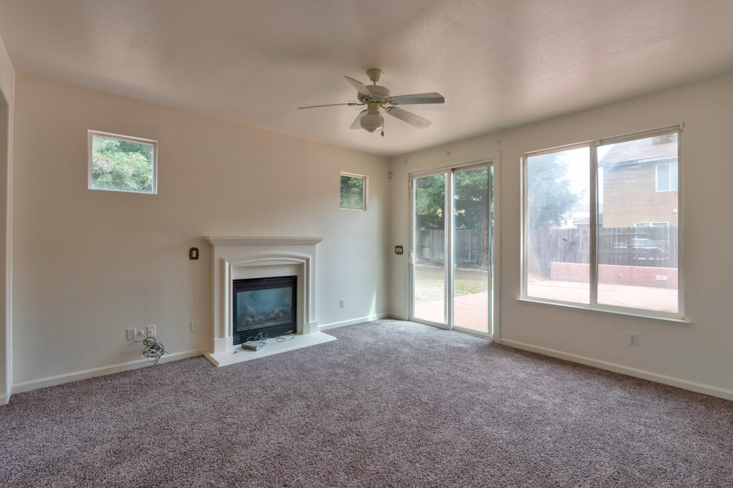 Picture for the property 226040351, 3 beds, 2 baths
