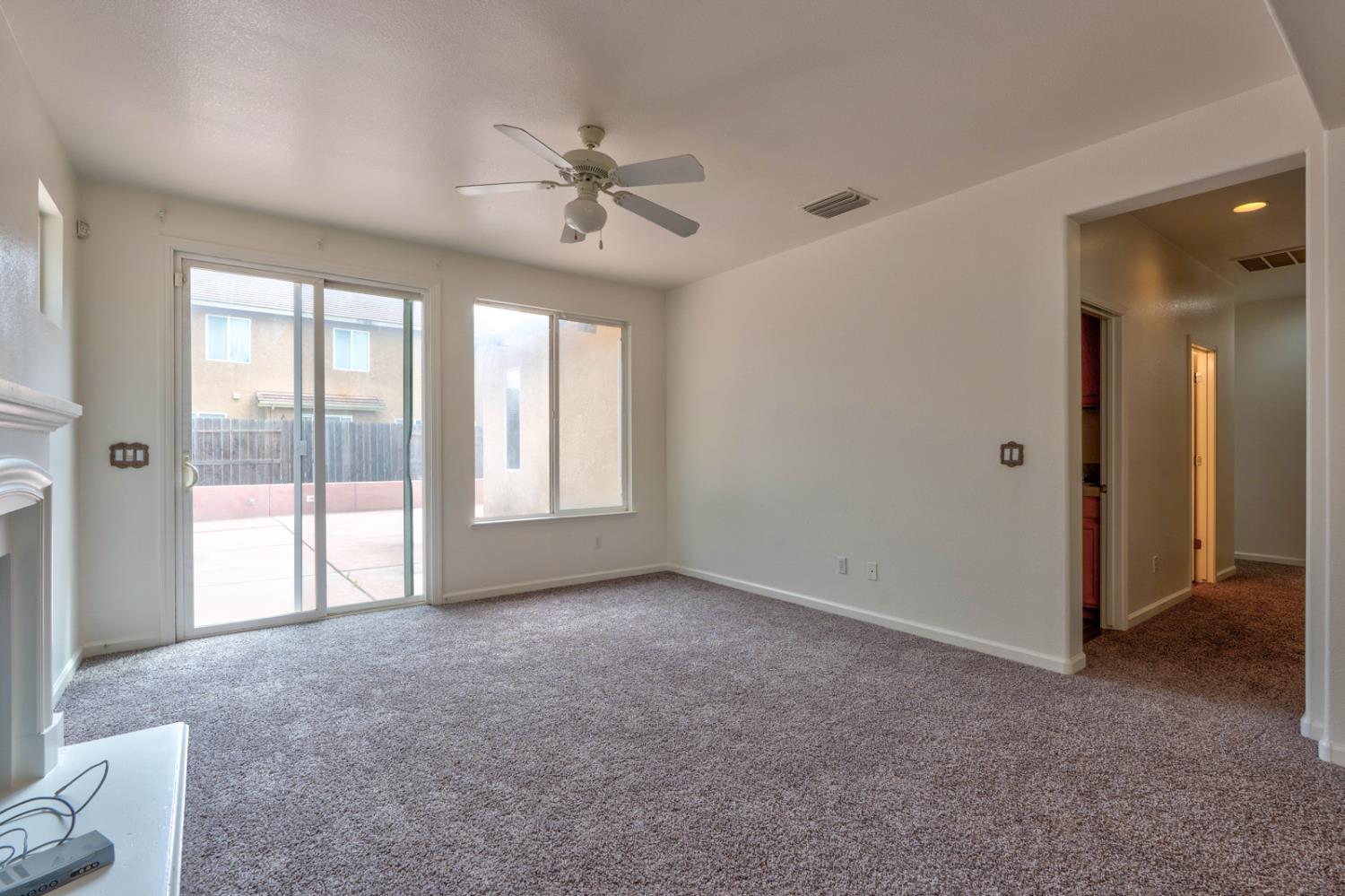 Picture for the property 226040351, 3 beds, 2 baths