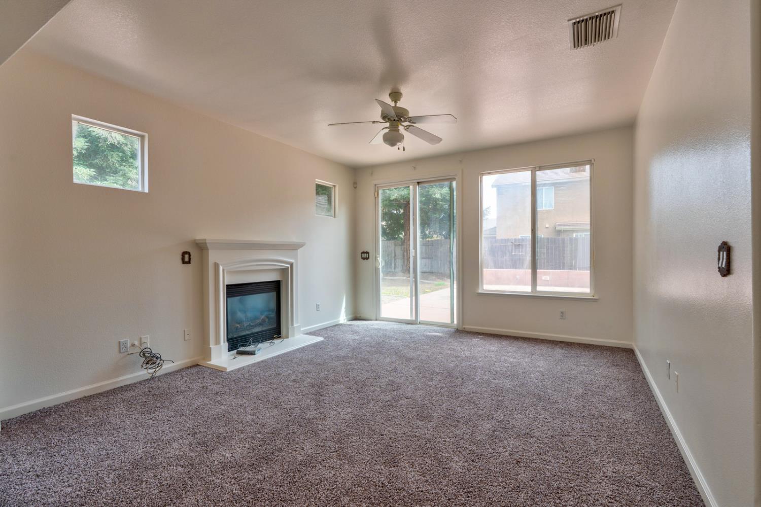 Picture for the property 226040351, 3 beds, 2 baths