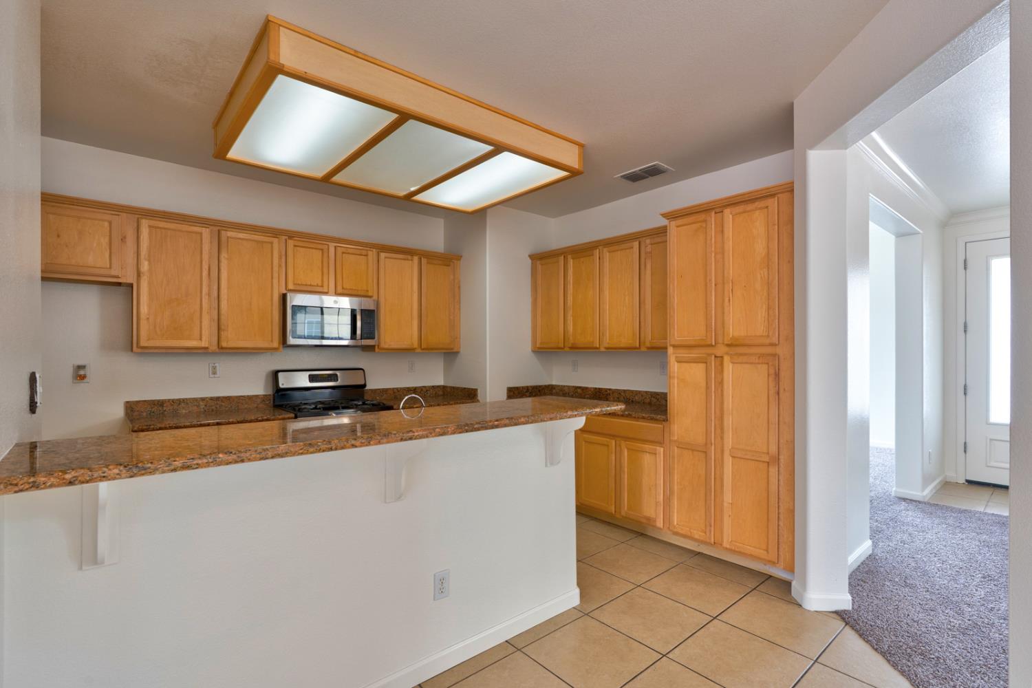 Picture for the property 226040351, 3 beds, 2 baths