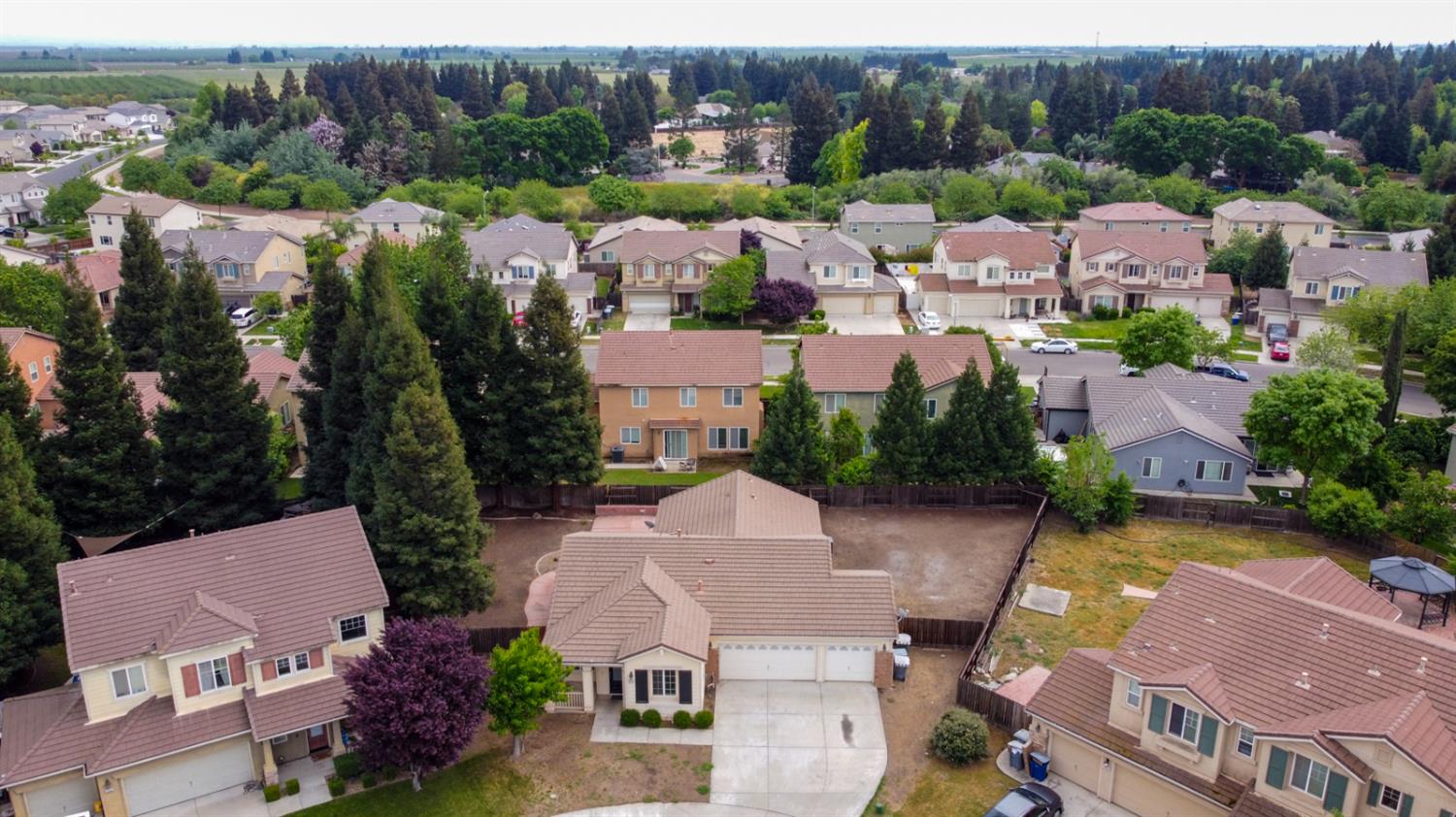 Picture for the property 226040351, 3 beds, 2 baths