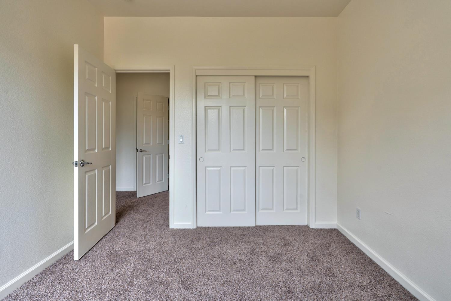 Picture for the property 226040351, 3 beds, 2 baths