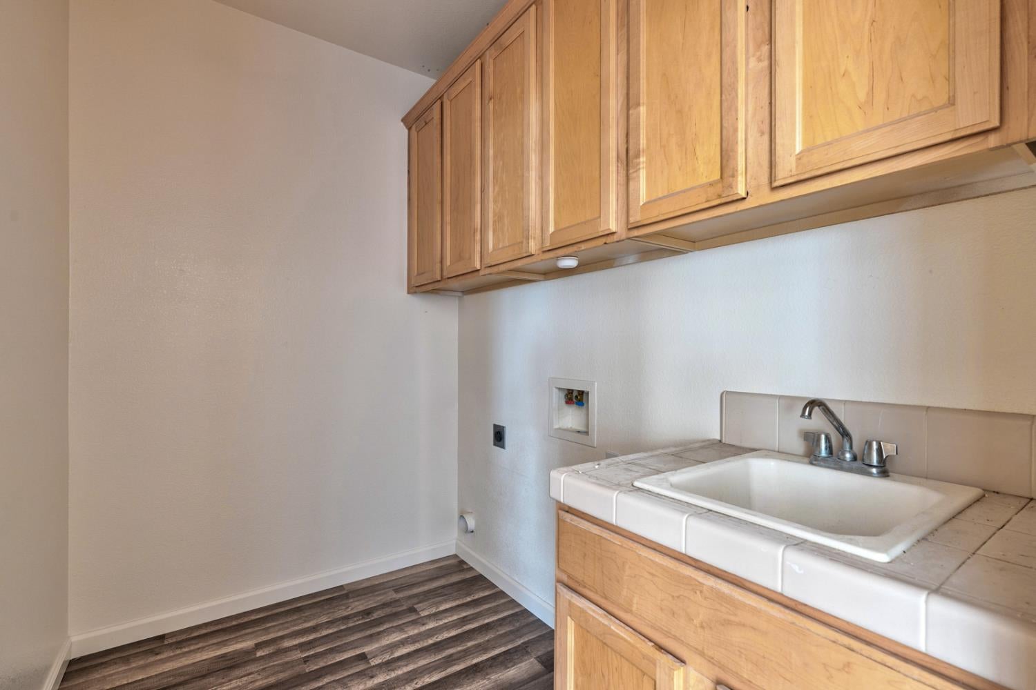 Picture for the property 226040351, 3 beds, 2 baths