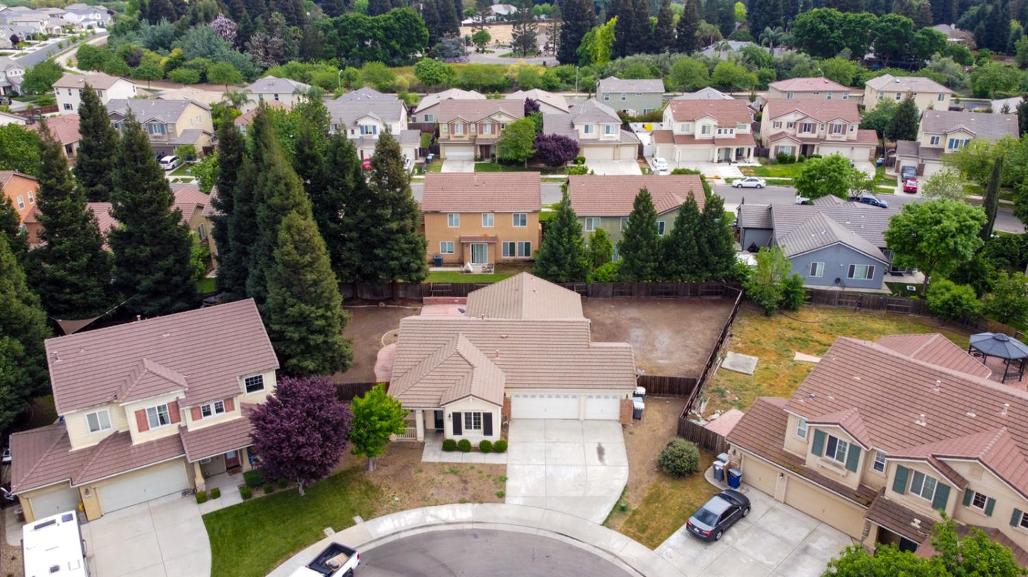 Picture for the property 226040351, 3 beds, 2 baths
