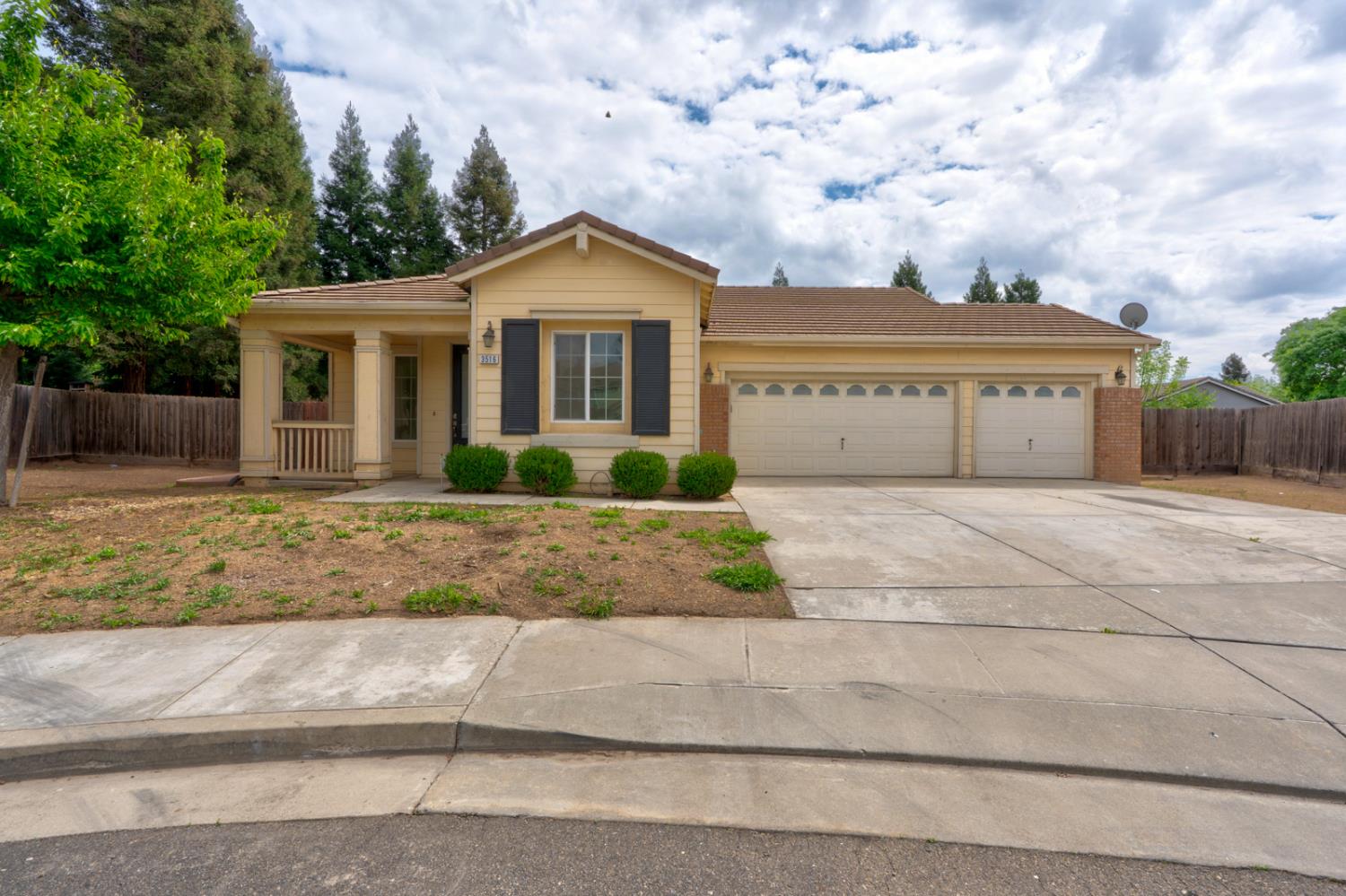 Picture for the property 226040351, 3 beds, 2 baths