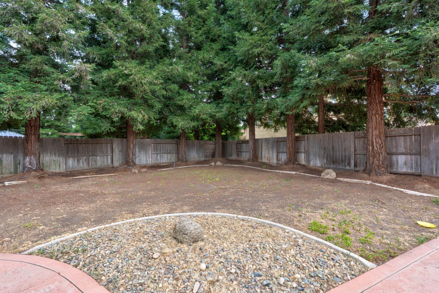 Picture for the property 226040351, 3 beds, 2 baths