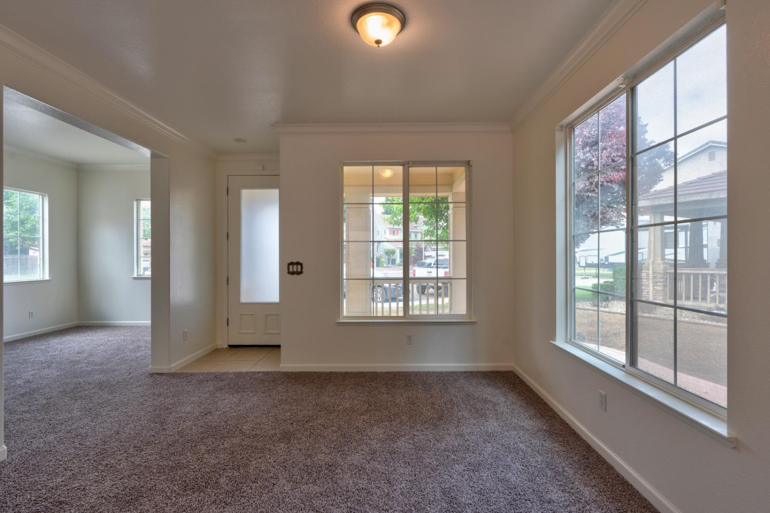 Picture for the property 226040351, 3 beds, 2 baths