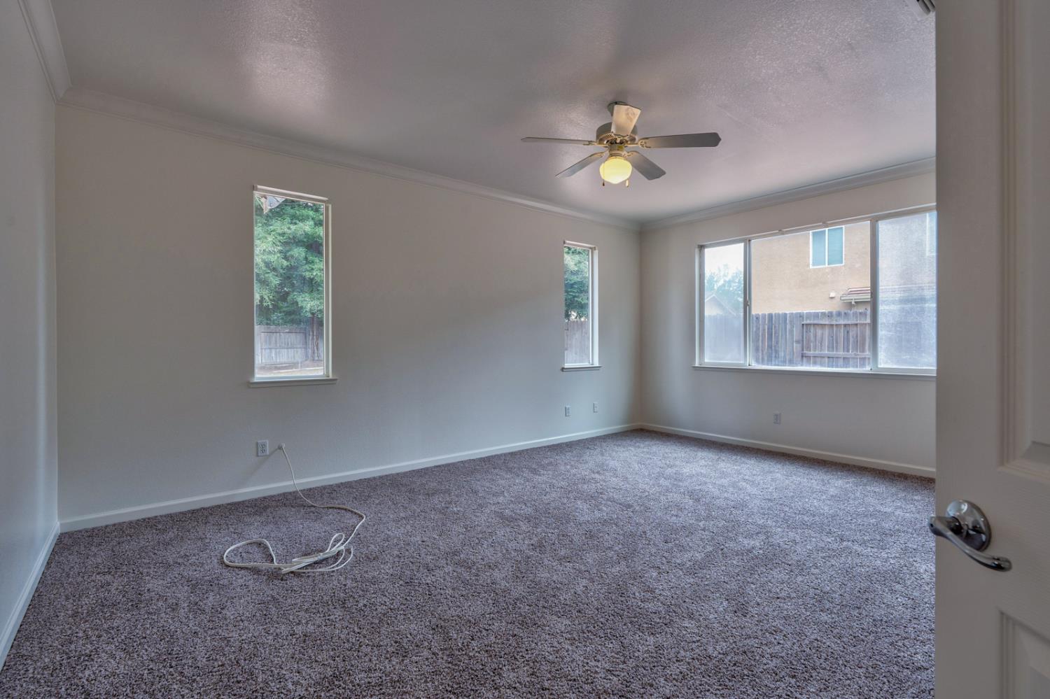 Picture for the property 226040351, 3 beds, 2 baths
