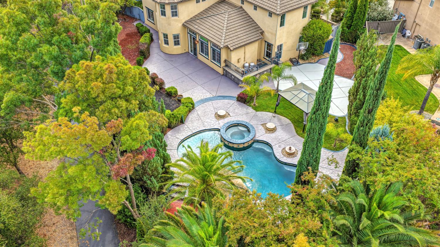 3625 Long Cove Court