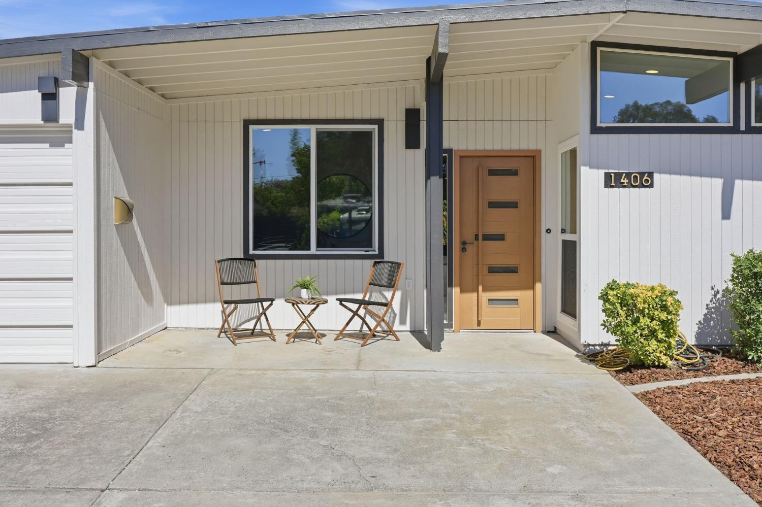 1406 Orange Lane