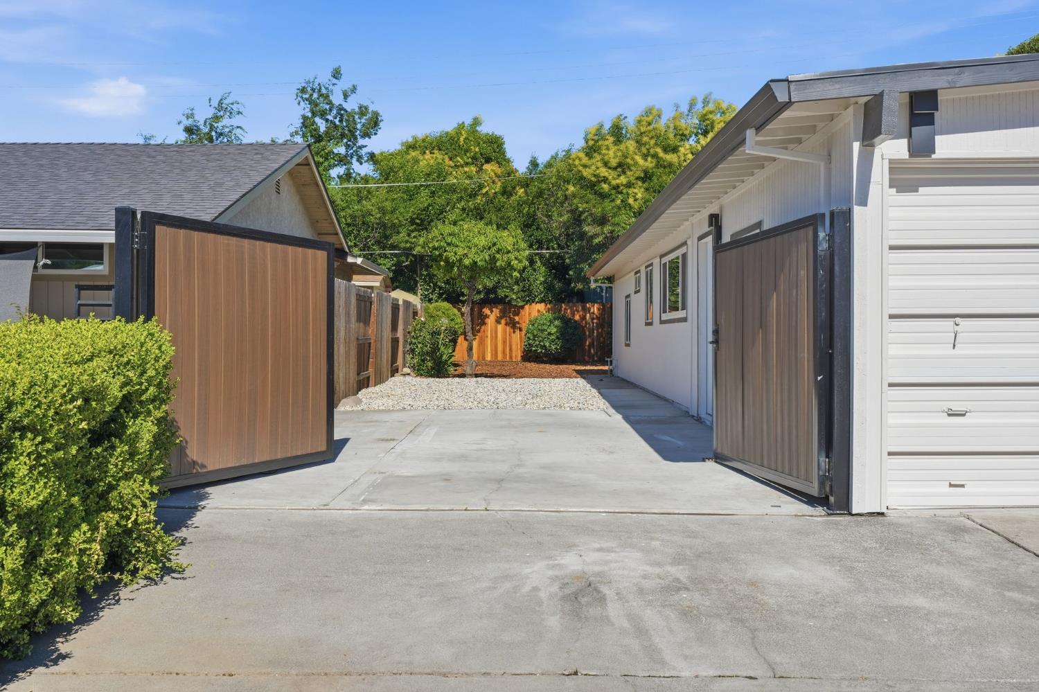 1406 Orange Lane