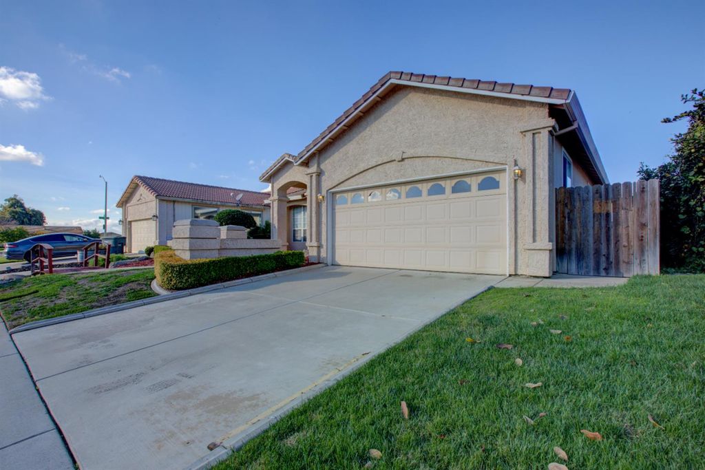 Photo of 2980 Autumn Drive, Merced, CA 95348 (MLS # 225146292)