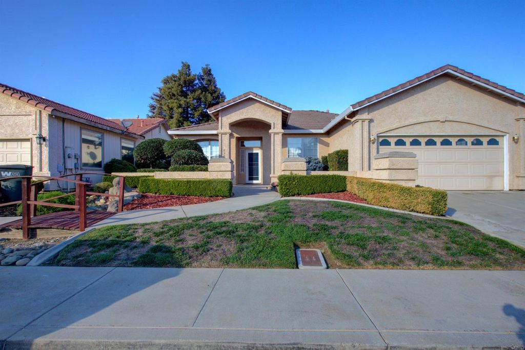 Photo of 2980 Autumn Drive, Merced, CA 95348 (MLS # 225146292)