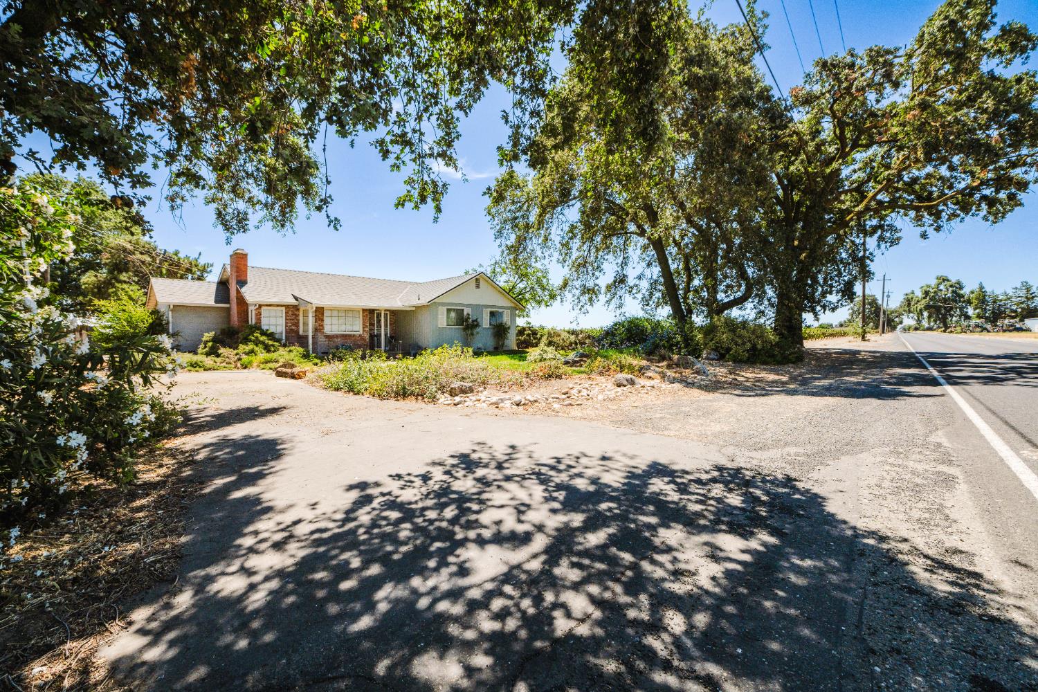 15840 N Devries Road 15740