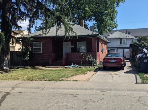 3878 17th Avenue Sacramento CA 95820