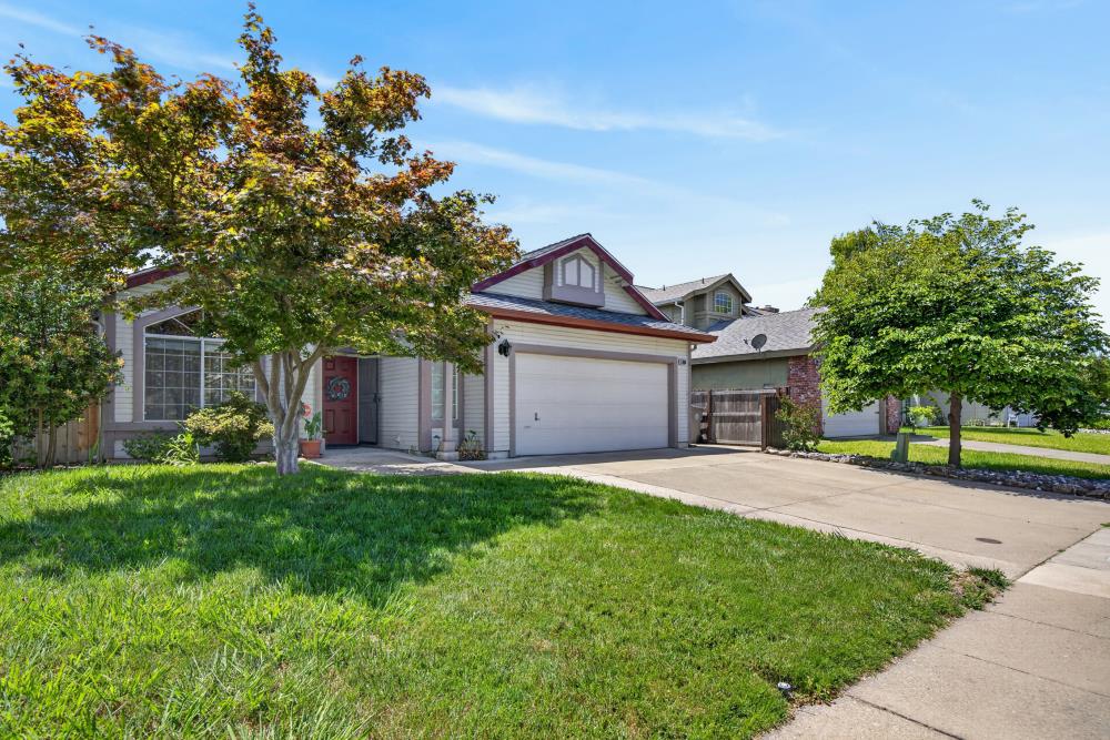 6906 Hollybrook Drive