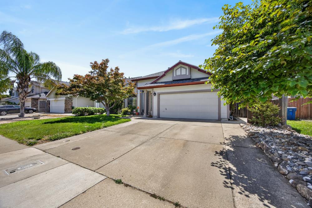 6906 Hollybrook Drive