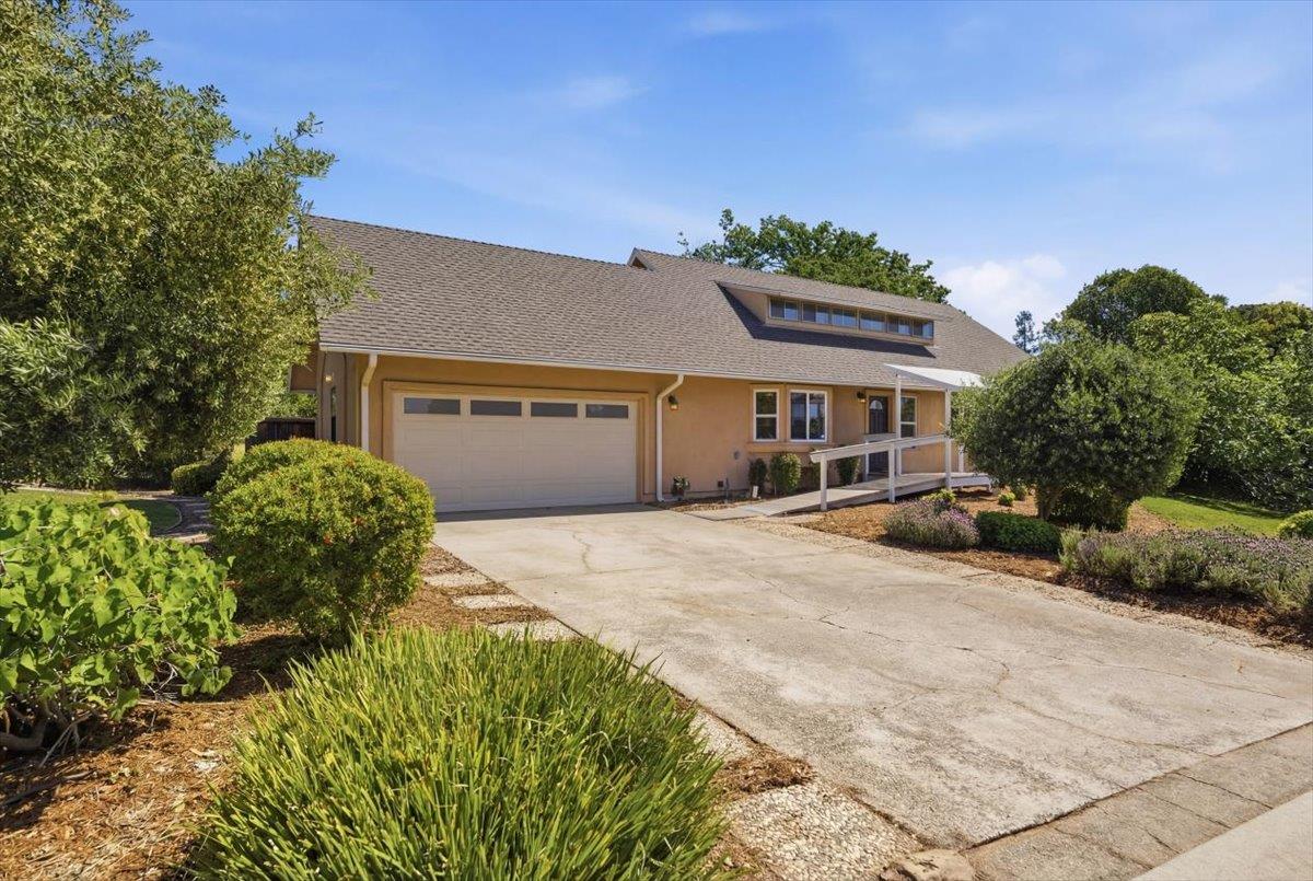 3857 Arrowhead Drive
