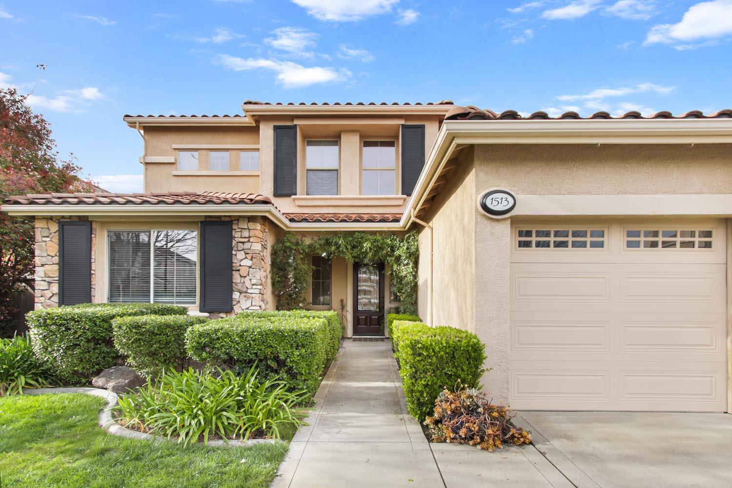 1513 Diamond Woods Circle