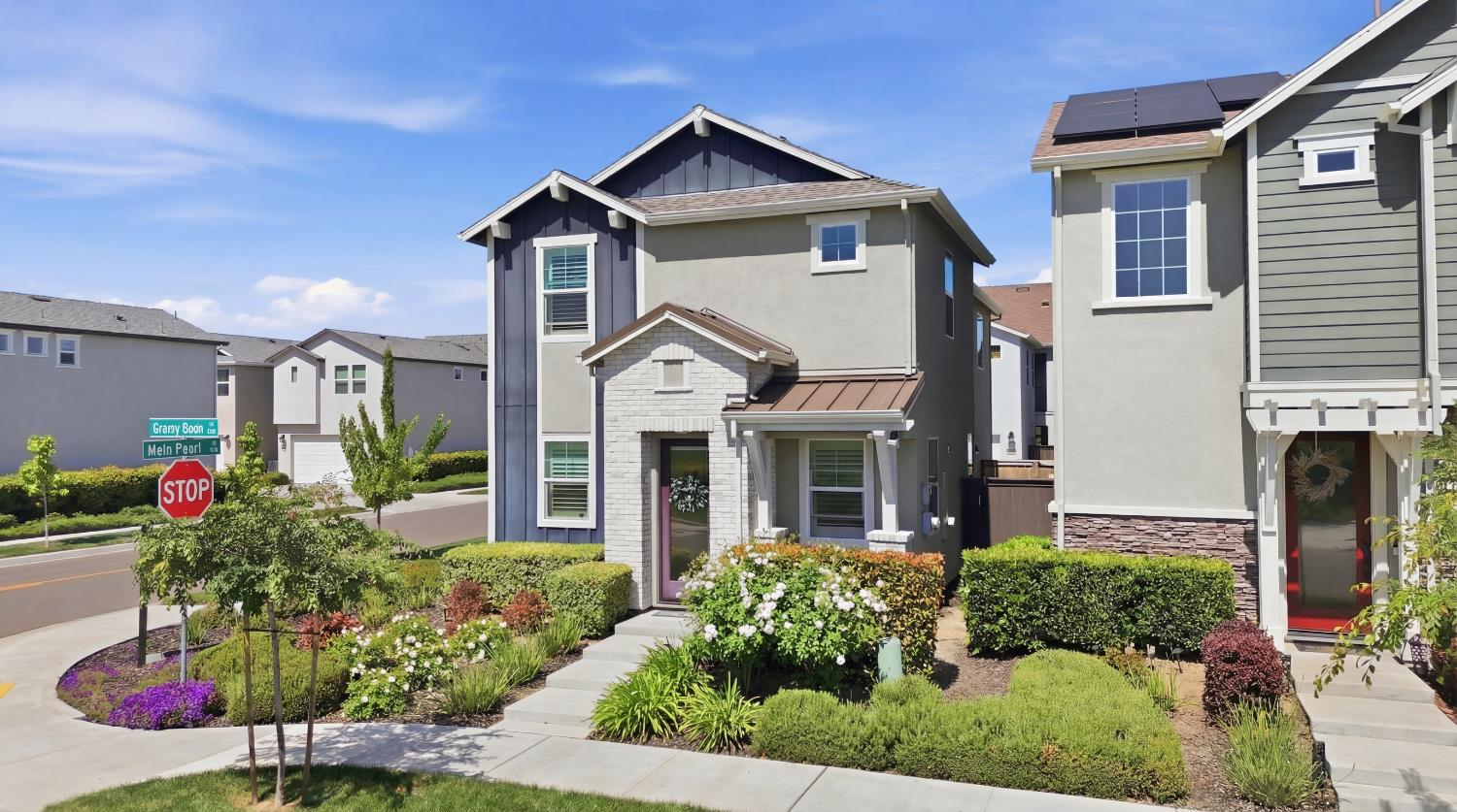 2949 Grassy Bank Avenue