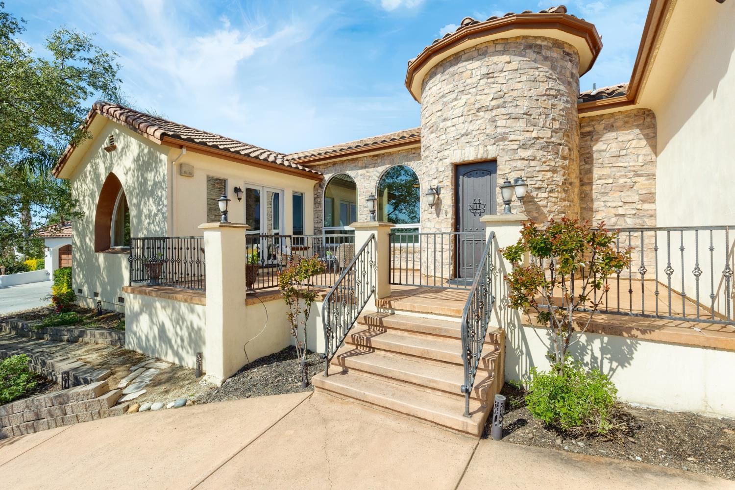 640 Lakeridge Drive