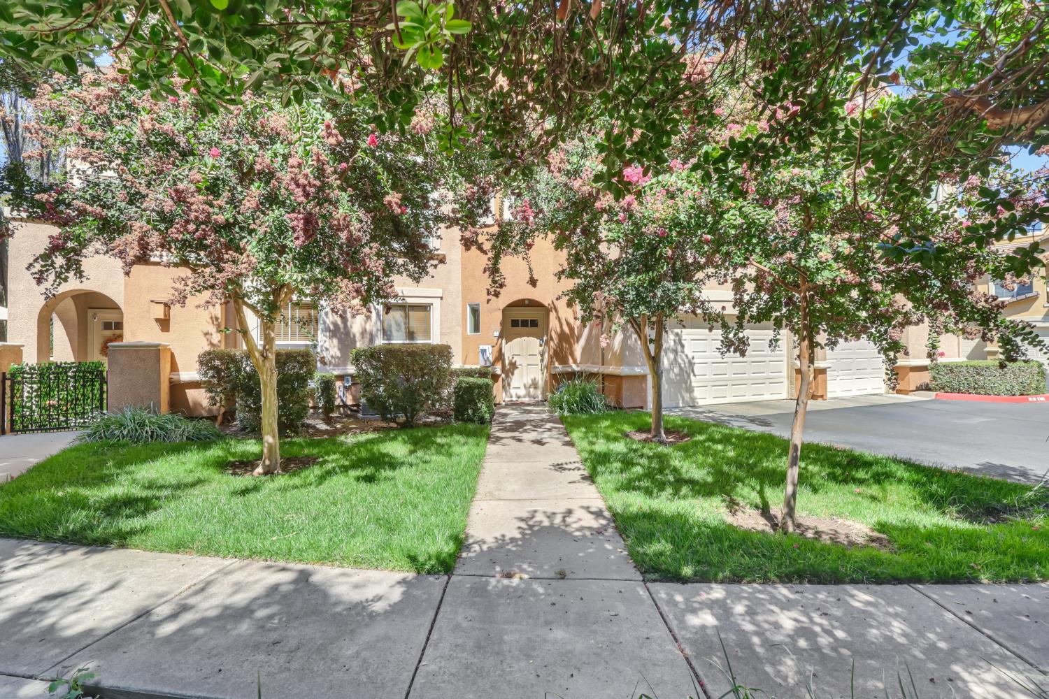 2470 Fontana Street 7
