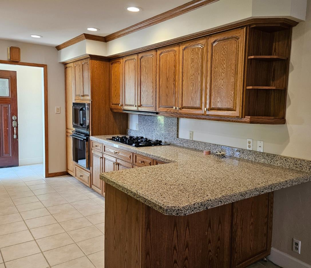 105 Toyon Drive