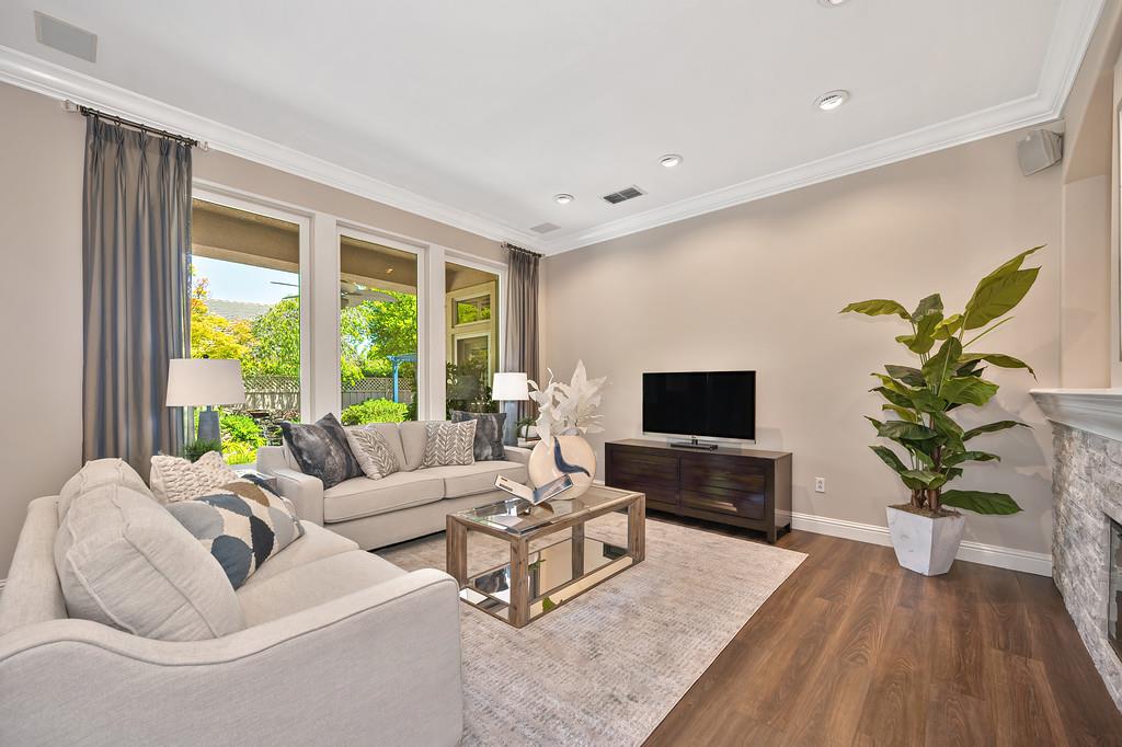 5132 Redbud Grove Lane