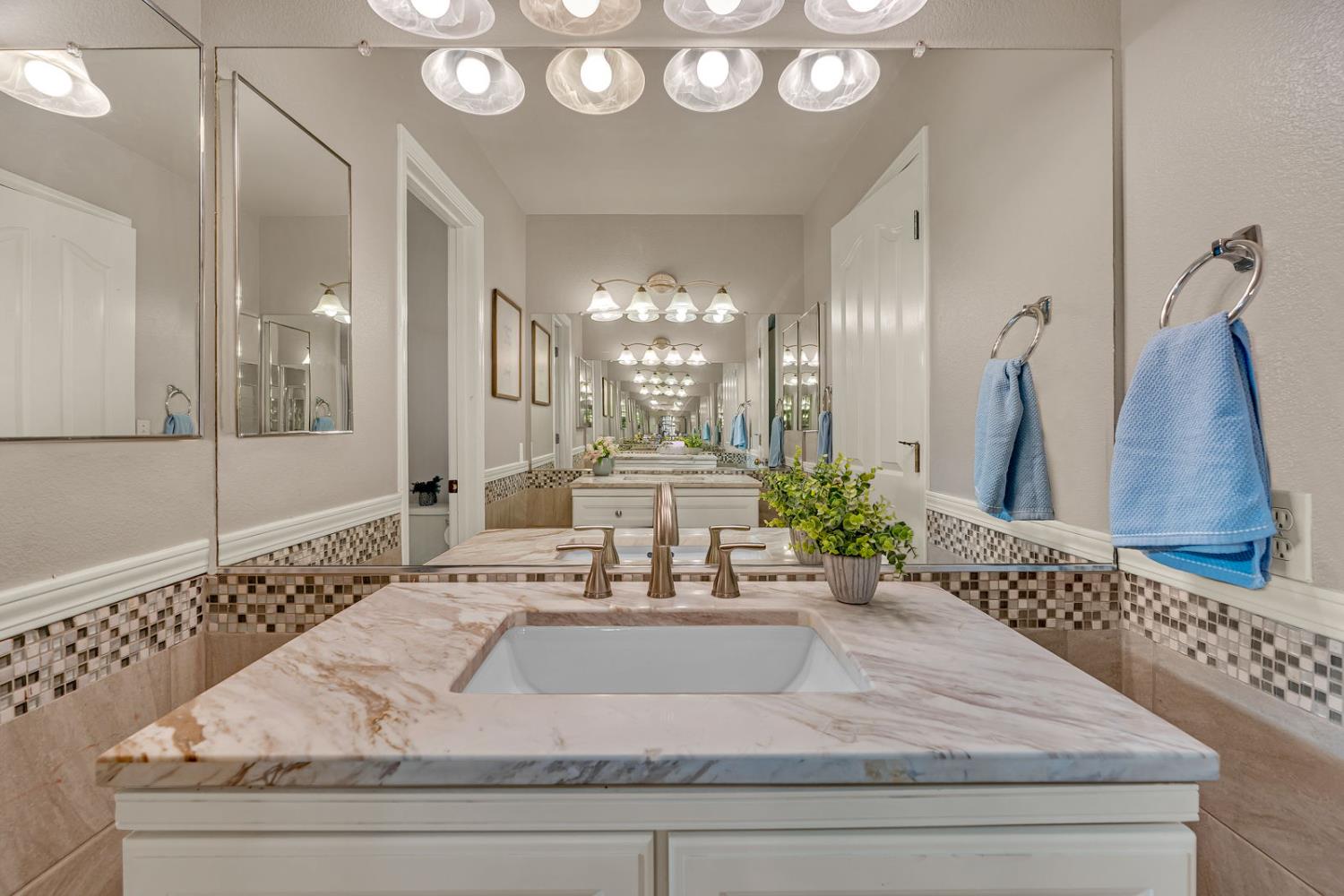 Los Banos, California 93635, United States, 4 Bedrooms Bedrooms, ,3 BathroomsBathrooms,Residential,Active,244294