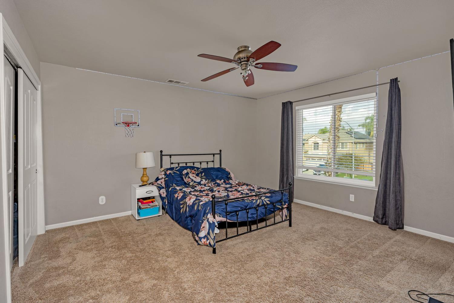 Los Banos, California 93635, United States, 4 Bedrooms Bedrooms, ,3 BathroomsBathrooms,Residential,Active,244294