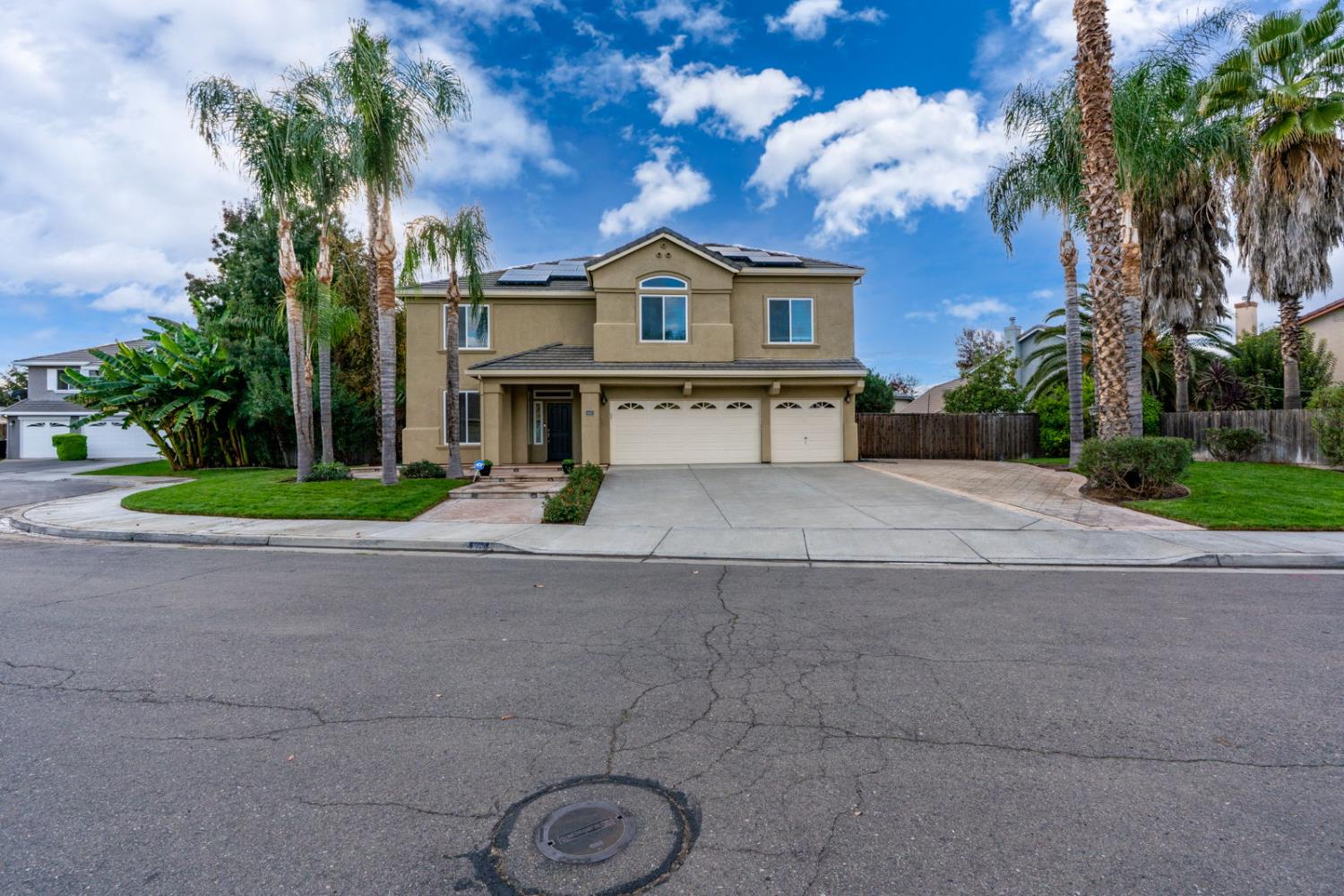 Los Banos, California 93635, United States, 4 Bedrooms Bedrooms, ,3 BathroomsBathrooms,Residential,Active,244294