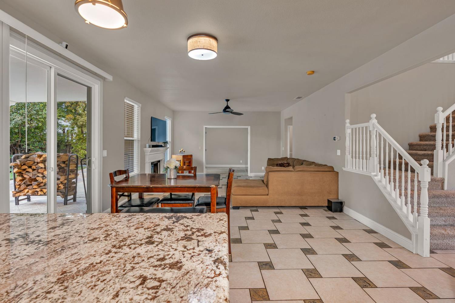 Los Banos, California 93635, United States, 4 Bedrooms Bedrooms, ,3 BathroomsBathrooms,Residential,Active,244294