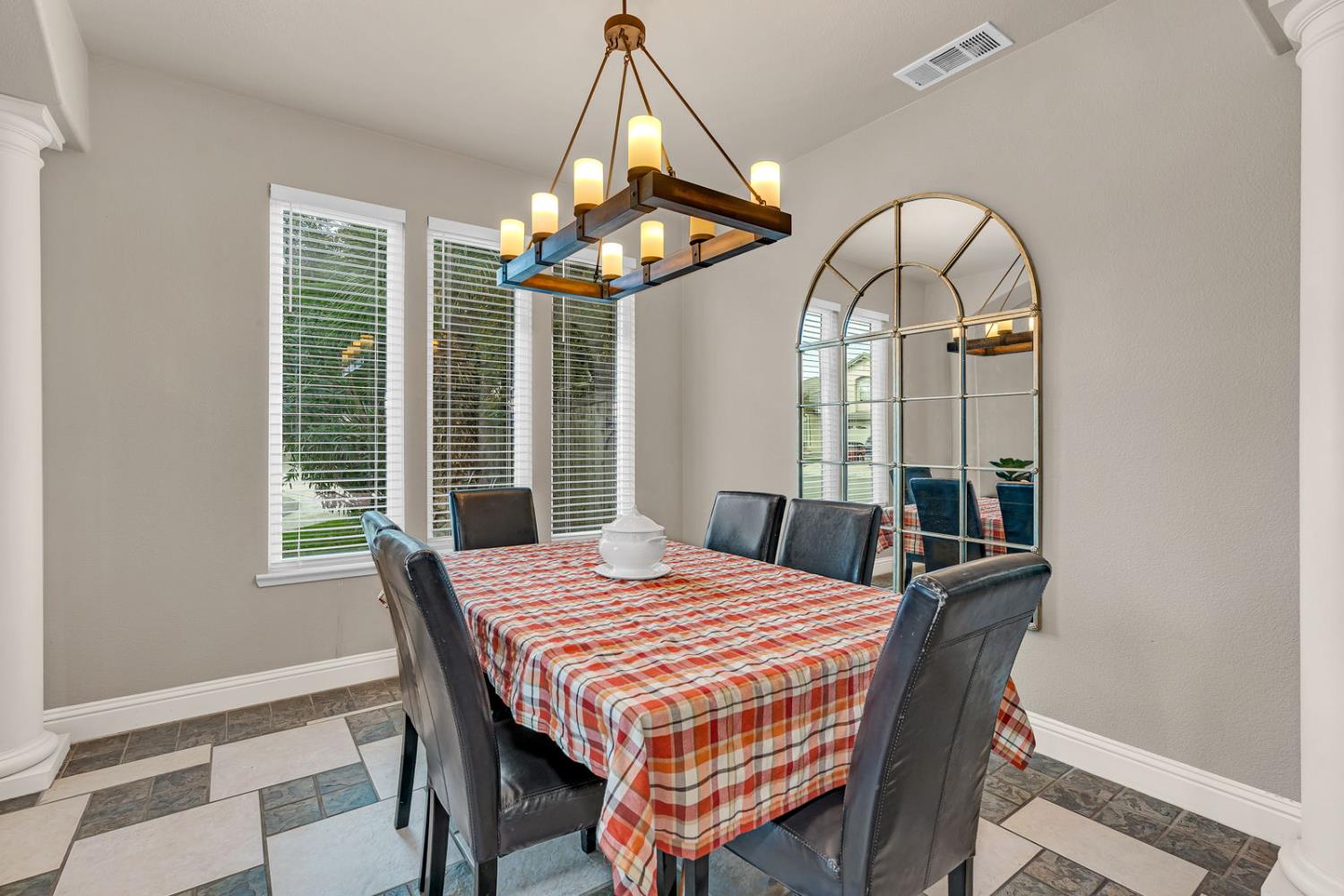 Los Banos, California 93635, United States, 4 Bedrooms Bedrooms, ,3 BathroomsBathrooms,Residential,Active,244294