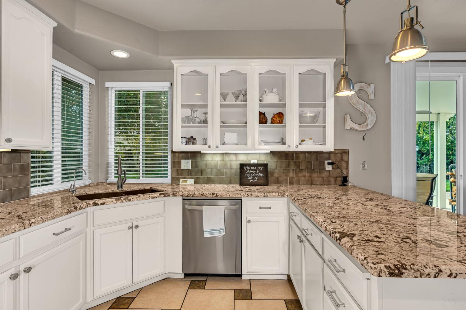 Los Banos, California 93635, United States, 4 Bedrooms Bedrooms, ,3 BathroomsBathrooms,Residential,Active,244294