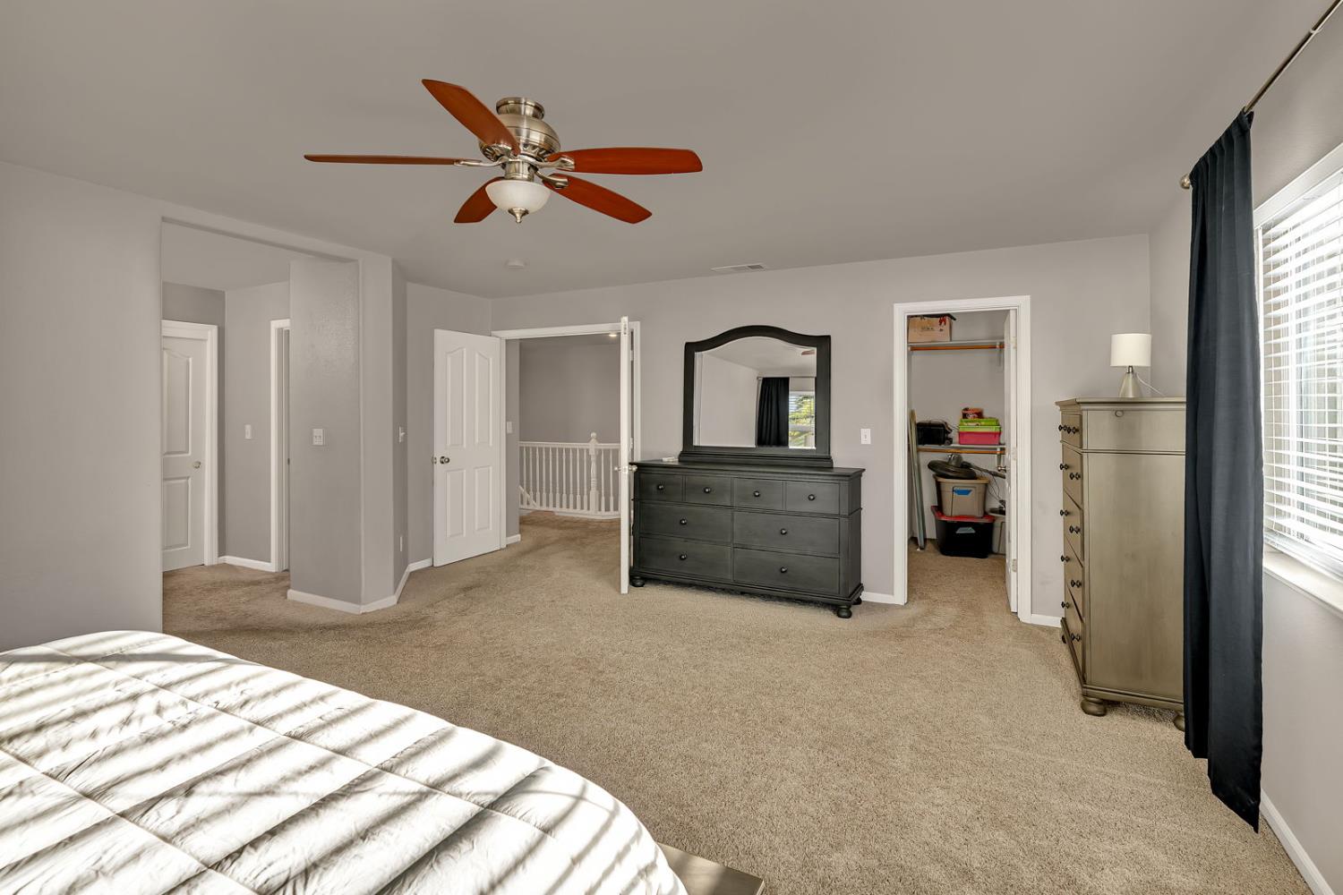 Los Banos, California 93635, United States, 4 Bedrooms Bedrooms, ,3 BathroomsBathrooms,Residential,Active,244294