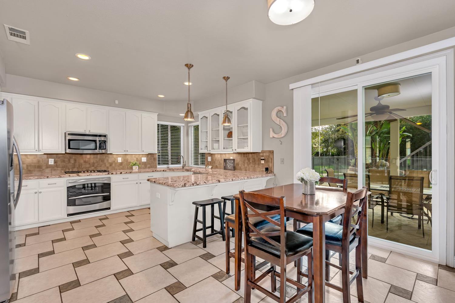 Los Banos, California 93635, United States, 4 Bedrooms Bedrooms, ,3 BathroomsBathrooms,Residential,Active,244294