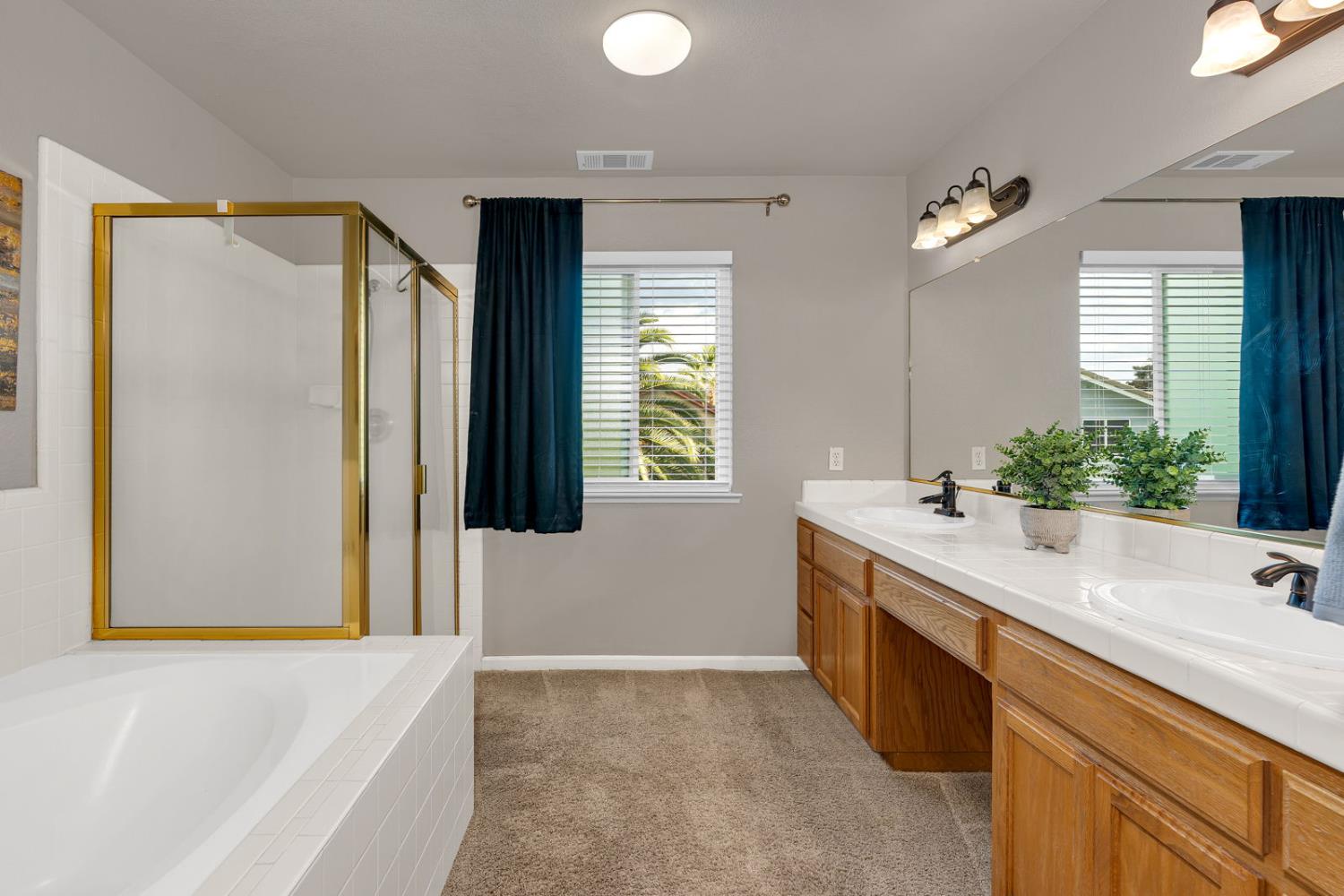 Los Banos, California 93635, United States, 4 Bedrooms Bedrooms, ,3 BathroomsBathrooms,Residential,Active,244294