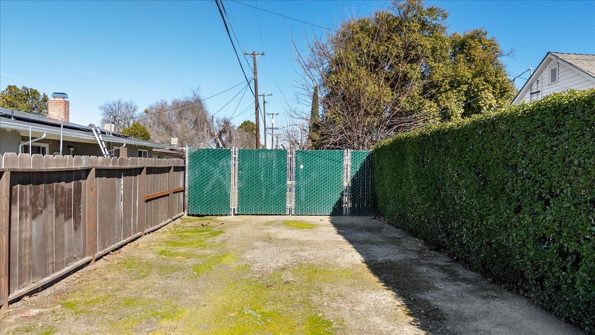 Los Banos, California 93635, United States, 2 Bedrooms Bedrooms, ,1 BathroomBathrooms,Residential,Pending,891