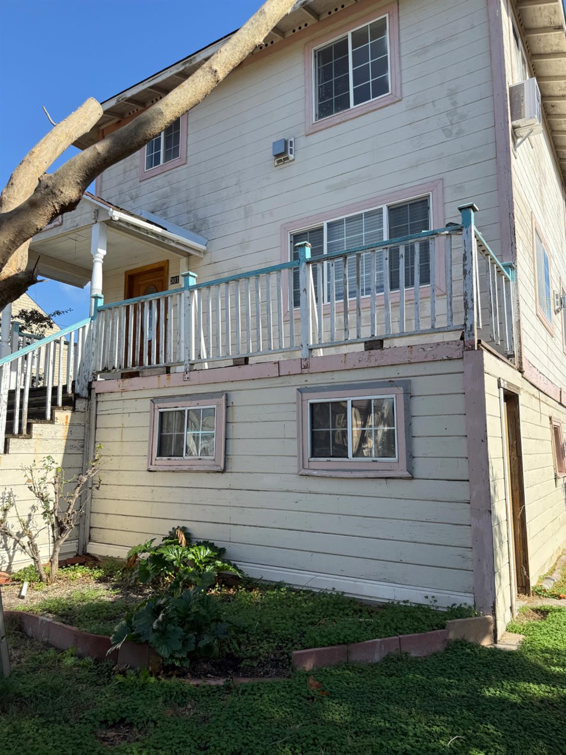 301 B Street