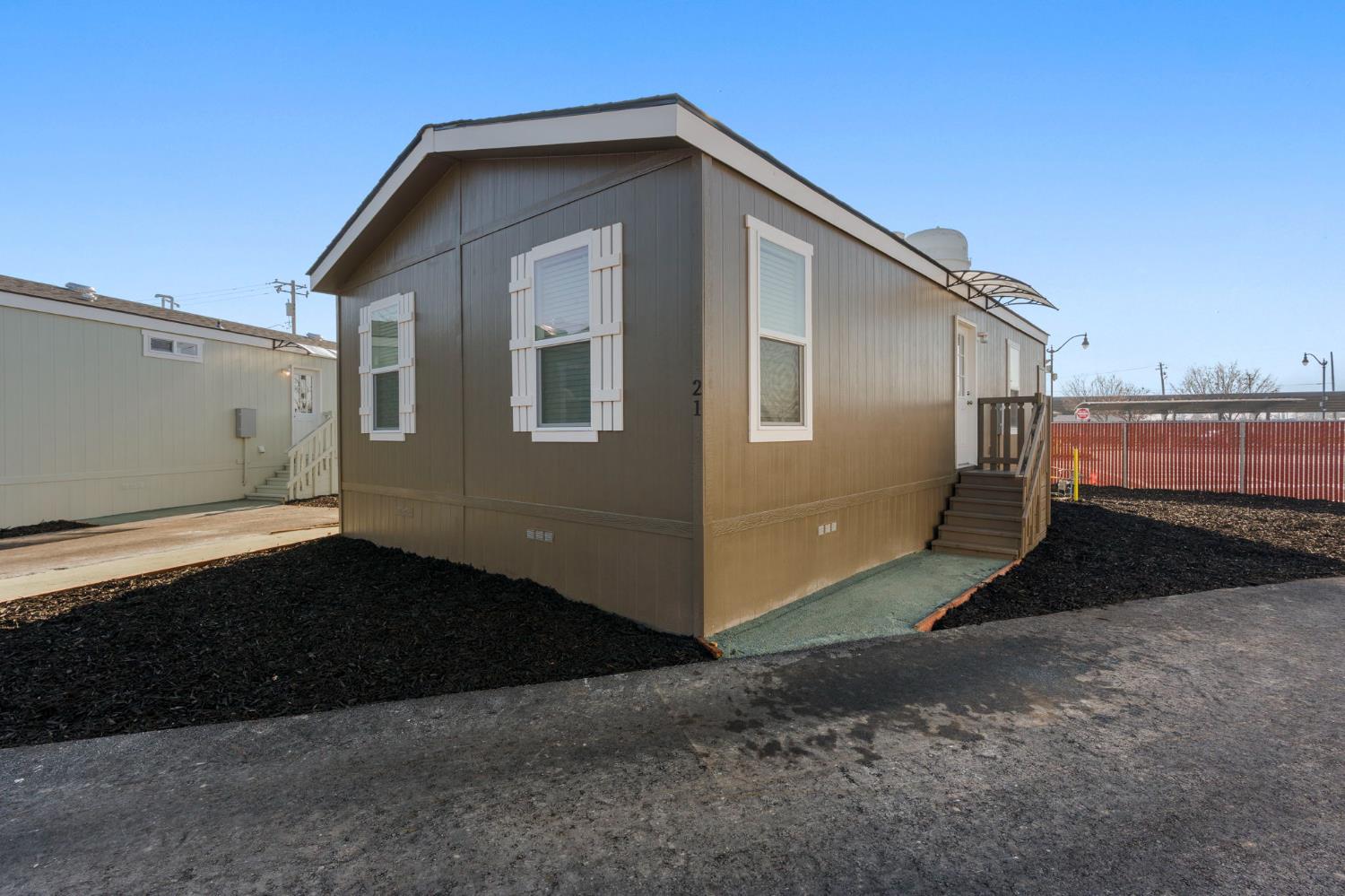 317 Moffat Boulevard 21