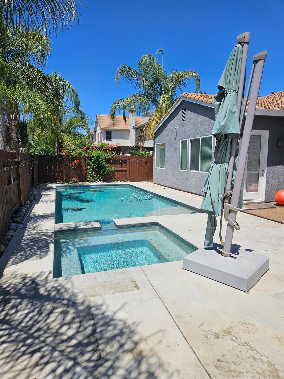 3570 Whispering Oak Drive