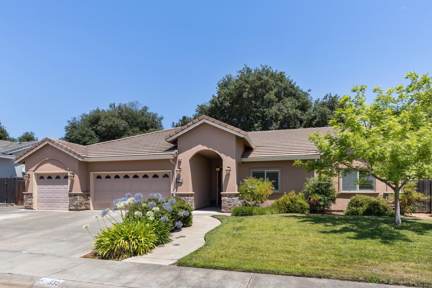 935 W Tradepost Trail