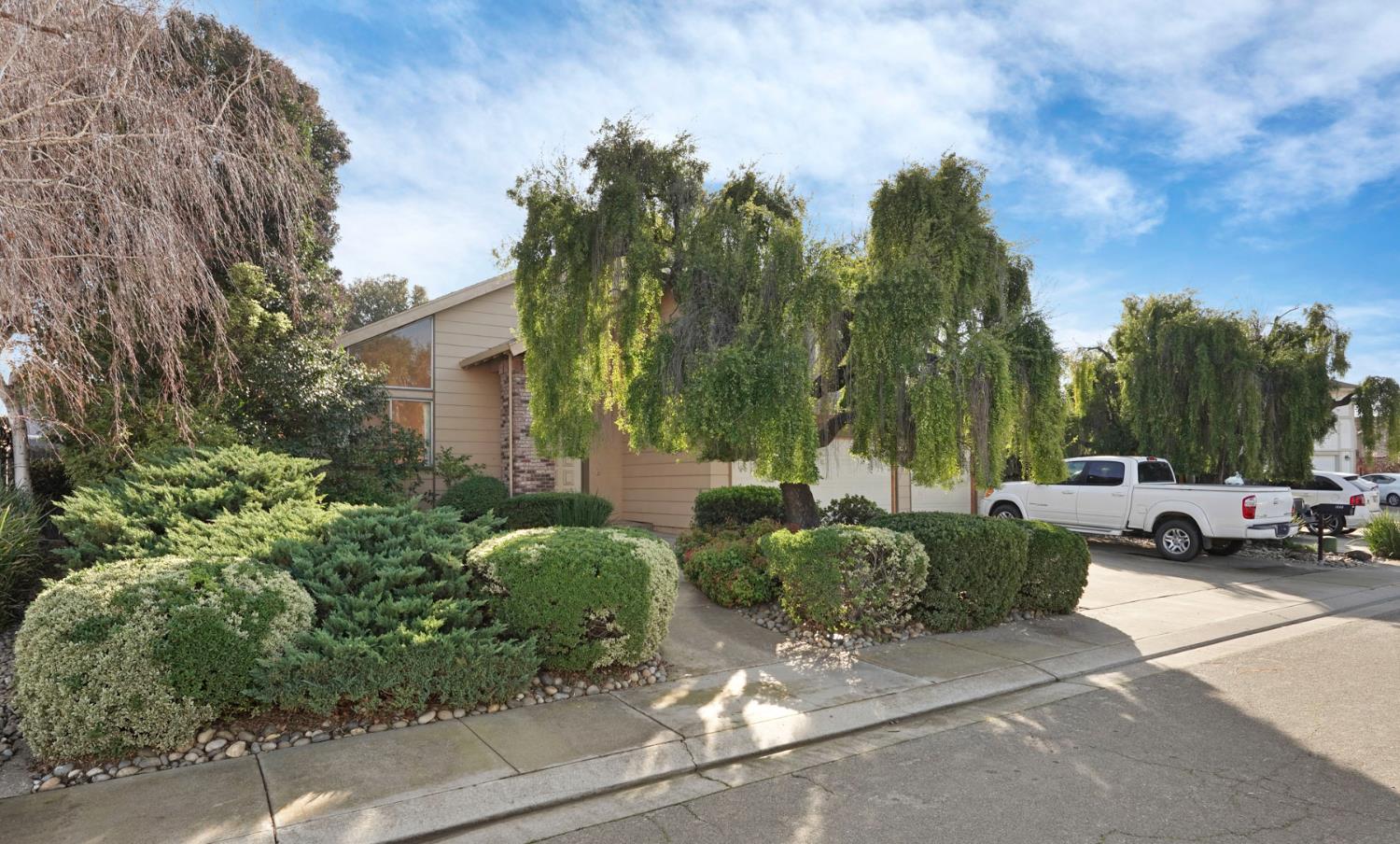 1060 Match Point Place